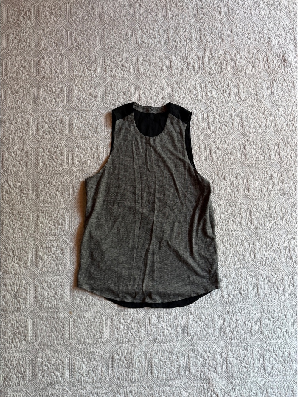 Lululemon Women’s Sleeveless Athletic Tank Top Gray and Black Size 8